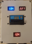 Solarni regulator z razsmernikom - omara komplet