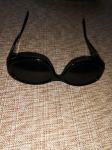 Prodam sončna očala lepo ohranjena 13cmx13cm,v etuiu.