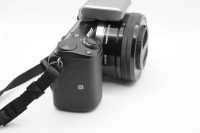 Sony NEX-5T in Sony 16-50mm