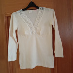 BELA TOPLA MAJCA S ČIPKO S