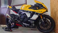 Yamaha R1 996 cm3