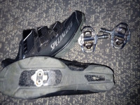 MTB kolesarski čevlji 41 z blokerji+pedala