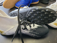 Adidas Predator Demonscale, št 33 1/2