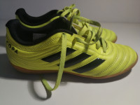 Nogometni čevlji Adidas št. 36