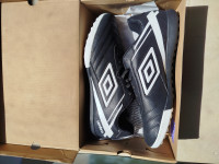 Nogometni čevlji umbro novi