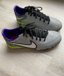 Nogometni čevlji za umetno travo Nike Tiempo št. 41