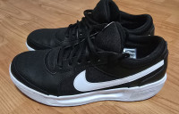 Prodam obutev NIKE  št.42