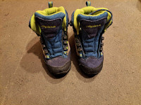 Gojzarji, pohodni čevlji Alpina 27