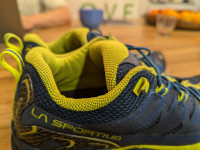 Nizki mladinski treking čevlji LA SPORTIVA št. 39