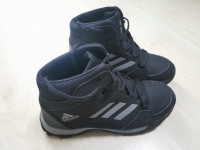 Otroški pohodni čevlji Adidas št. 34