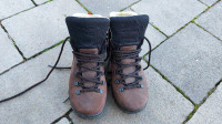 Planinski čevlji Alpina novi št.39