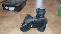 Pohodni čevlji LOWA Santiago št. 44, kot nove