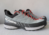 Pristopni / pohodni čevlji Scarpa Mescalito 42