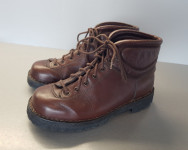 Retro usnjeni gojzarji, rjavi, 40. Za urbano okolje in zahteven teren.