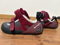 Ženski plezalni čevlji Evolv Elektra st 38, prakticno NOVI