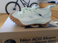 NIKE ACG Mountain fly Gore tex