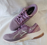 Tekaški čevlji Asics, vel. 40