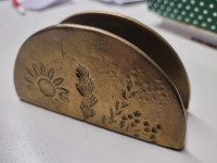 medeninasto stojalo, nosilec za papir