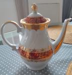 Porcelanast starinski čajnik