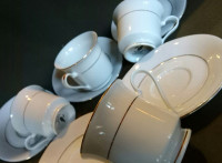 VINTAGE ČAJNI  KOMPLET LYNNS, Fine China