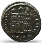 LaZooRo: Rim - AE Follis Konstantina I (306-337 AD), Camp-gate, C3