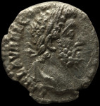 LaZooRo: Rim - AR Denarius Komoda (177-192 AD), Cesar žrtvuje, redko