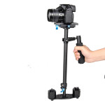 Steadicam (stabilizator) za fotoaparat ali manšo kamero.