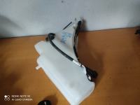 Audi  A4 B8 A5 posoda za pranje stekel motorček pumpica