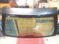 BMW e39 touring zadnje steklo z okvirjem