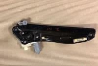 serija 7 e65 e66 zadaj levo motorček+vodilo BMW 67628382 7024813