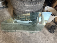 Volkswagen Passat L11 Steklo vrat Levo