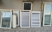 8 kos troslojna AJM PVC okna + notranje žaluzije + police