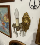 Čudovita stenska svetilka