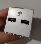 TEM EM65 2X USB vtičnica Srebrna