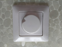 zatemnitveno stikalo - dimmer