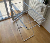 Stojalo za obešanje perila