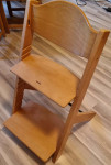 Otroški lesen stolček za hranjenje Ribničan