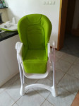 Zelen stolček s pladnjem