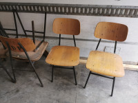 4x stari šolski stoli