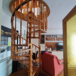 Lesene okrogle/krožne spiralne stopnice