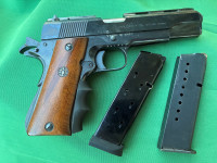Llama 9-A kopija Colt M1911