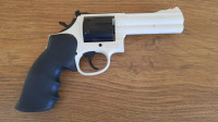 Smith&Wesson 357Mag. Revolver 686 4'' cev