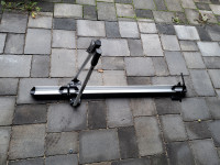 Strešni nosilec za kolo