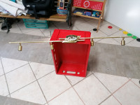 Stropna ali stenska luč, luster, svetilo