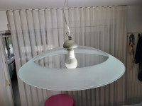 Stropna steklena luč