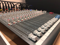 Allen & Heath ZED18 mešalna miza