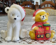 DVE SVEČKI V OBLIKI MEDVEDKA višine 9 cm in 11 cm