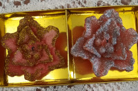 DVE SVEČKI VRTNICA ZLATA IN SREBRNA