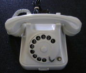 Bakelitni telefon