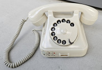 Retro hišni telefon ATA 12 Bele barve Ni poškodovan kot nov Primeren z